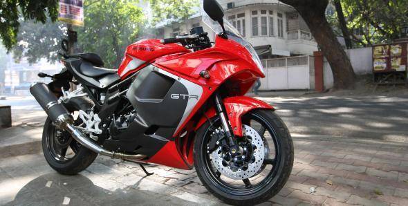 2013 Hyosung GT650R launched in India