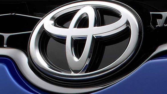 2014 Toyota Corolla front grille teaser