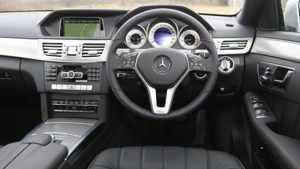 2013 Mercedes E 250 CDI dash