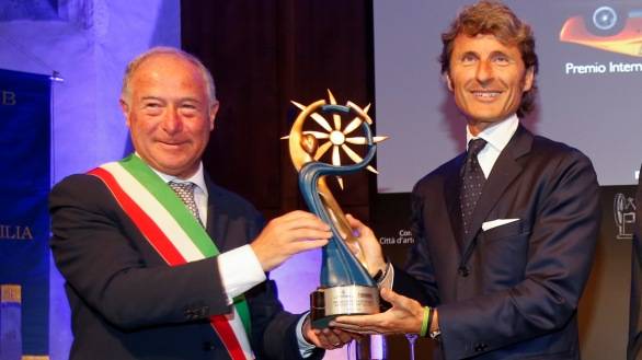 Stephan Winkelmann receives the 'Premio Internazionale BARSANTI e MATTEUCCI'