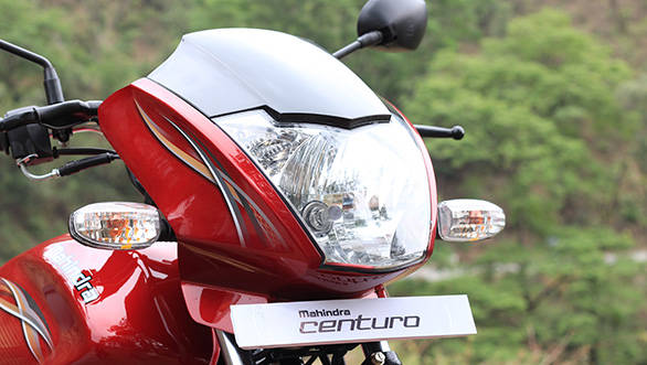 The Centuro's headlamp is different from the Pantero's and is a more filled-out unit