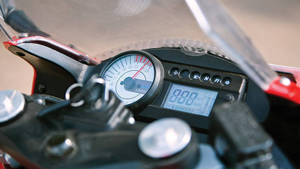 2013 Hyosung GT250R meter dials
