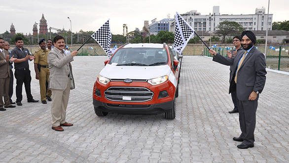 Atulya Misra,Chairman, Chennai Port Trust and Joginder Singh, president and managing director, Ford India,-jointly-flagging off the export of the EcoSport from CHPT