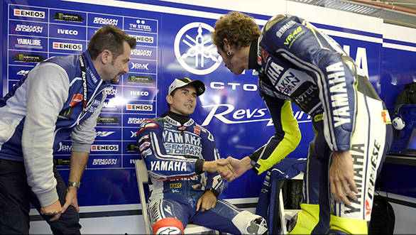 Rossi congratulates Lorenzo on what was a heroic ride