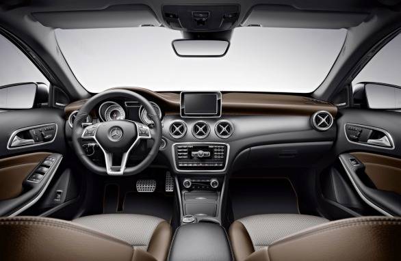 On the inside, it gets steel pedals, aluminium inserts, special floor mats, brown leather and Alvorada fabric upholstery and a 3-spoke multifunction sports steering wheel