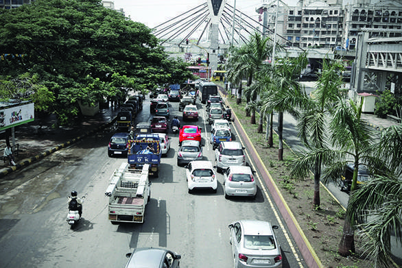 Traffic nightmare? A colleague of mine mentioned me on Twitter and even added a picture of me stuck in traffic. It read @halley_27: Audi TT stuck in Mumbai traffic #sacrilege #wasteofacar. In my defence, after  driving an SUV with a heavy clutch to work every day, the TT felt like heaven. The twin-clutch automatic gearbox meant I didn't have much to worry about shifting gears or slipping the clutch.  And the super Bose stereo was put to good use, not necessarily a good thing in a sports car.