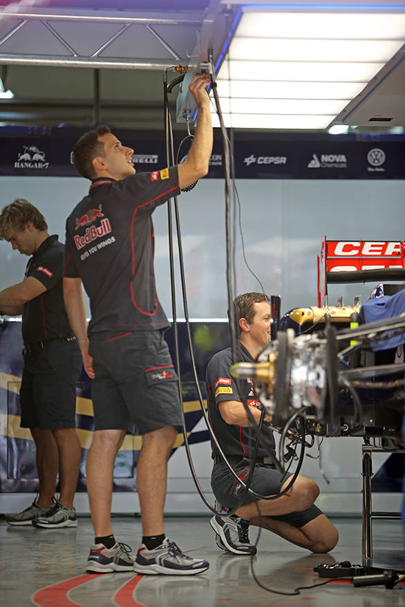Action in the Toro Rosso pits