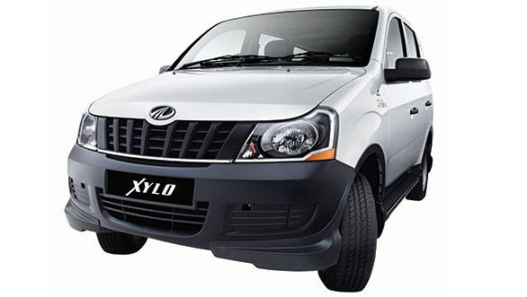 Mahindra-XYLO-D2-black-colour-bumper_-TYRE-TURN_Black-Mirror