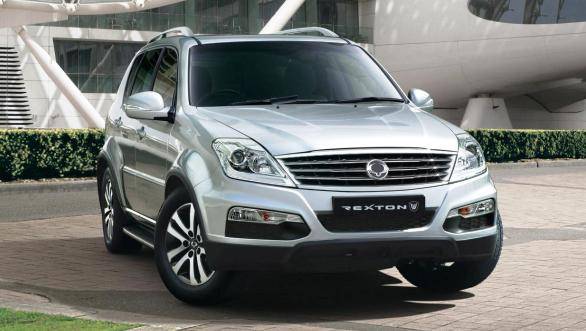The Rexton W is built using a body on frame construction, double wishbone and coil spring suspension at the front, and a five link rigid axle with coil springs at the rear