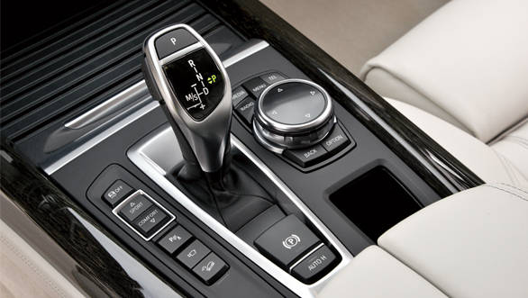 The 8-speed auto is standard and offers smooth and quick shifts.
