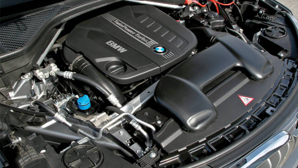 The xDrive30d features an updated 3.0-litre straight-six seen in the outgoing model
