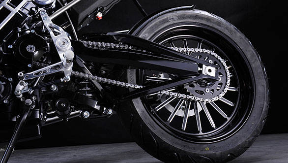 The swingarm is made from magnesium-aluminium alloy with a fully adjustable Ohlins monoshock