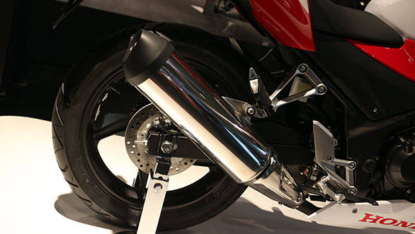 The exhaust is different than the one in the CBR250R