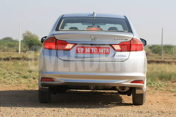 Overall width hasnt increased but the tail lamps are wider and the car is taller, making it look narrower than before.