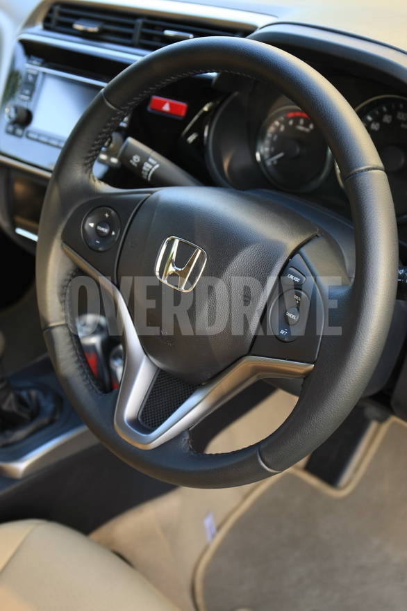 The all new steering is similar to the new generation Jazz while the control buttons are similar to the ones seen in the CR-V