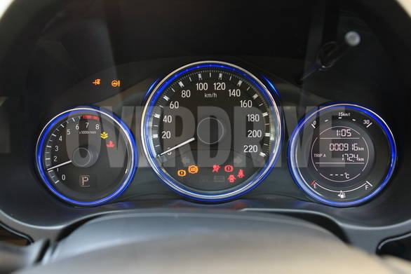 The speedometer features blue rings that look cool especially in the dark!