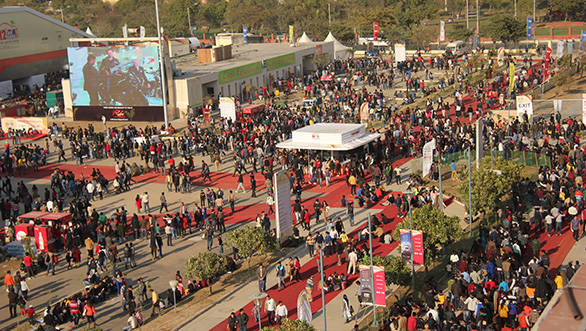 Crowds-at-Auto-Expo