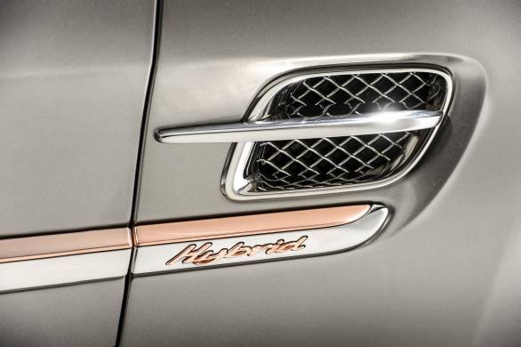 Bentley_Hybrid_Concept_Exterior_Badge_2