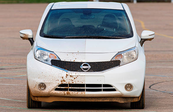 Nissan-self-cleaning-car1