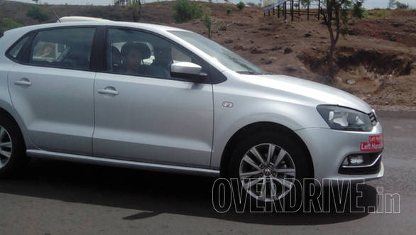 2014 Volkswagen Polo facelift spied (3)