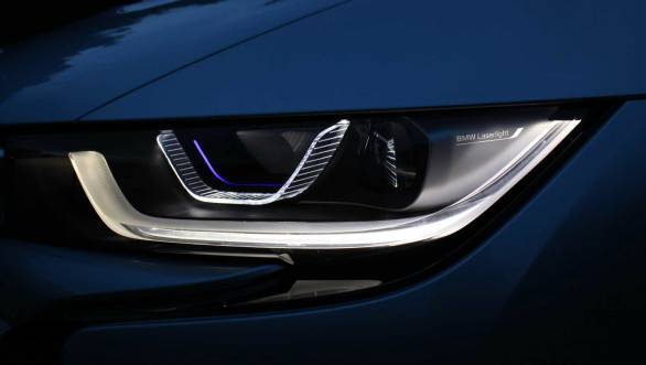 The lasers used in the i8 are ten times brighter than usual LEDs