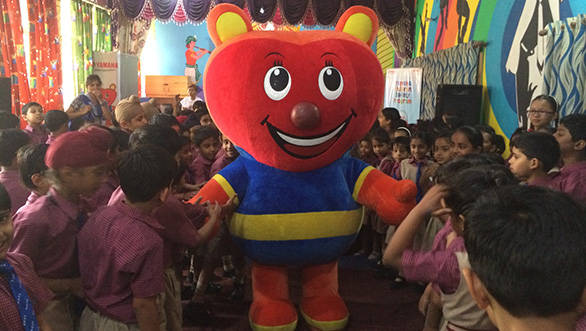 Yamaha's Brand Mascot 'Zippy' with kids of New Delhi Public School, Vikaspuri during the event (1)