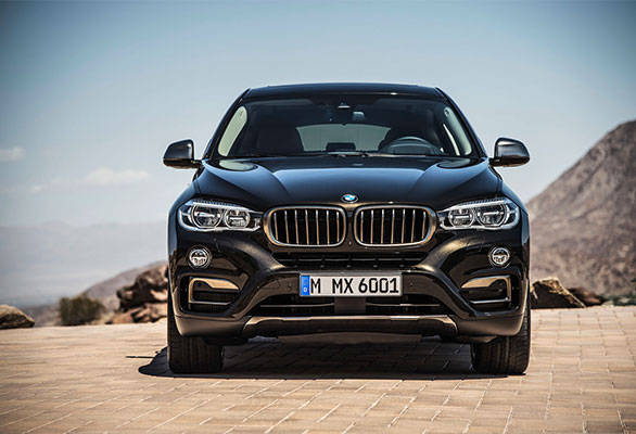 The face features new bumpers and LED headlamps similar to the  new BMW X5