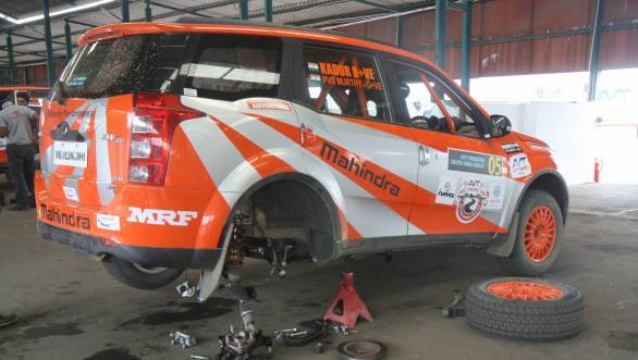 Kadur's car in Service - he will restart the rally tomorrow