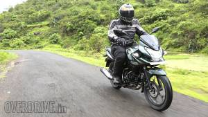 2014 Bajaj Discover 150F and 150S India roadtest