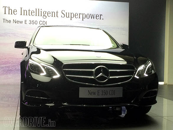 The E350 CDI will come with a panoramic sunroof, with automatic closing function for rains, as standard fitment