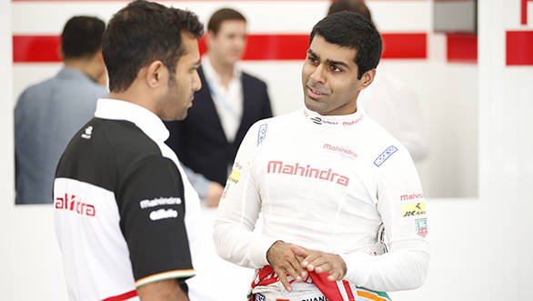 Here Chandhok talks to the team before the race
