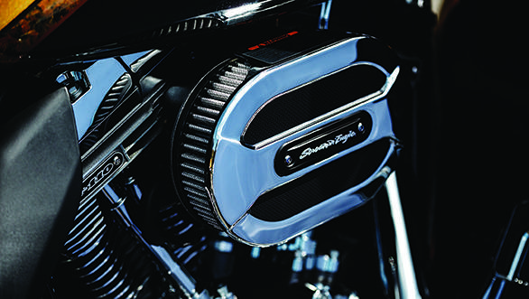 The new chrome bits on the CVO Limited come from the Airflow Collection of the Harley-Davidson P&A Catalogue