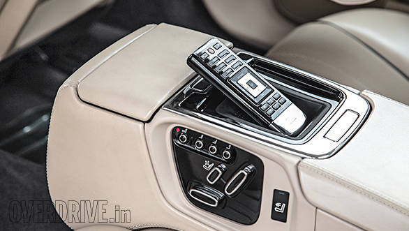 Jaguar XJ L console