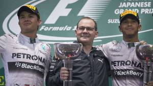 F1 2014: Hamilton wins at rain-soaked Suzuka 
