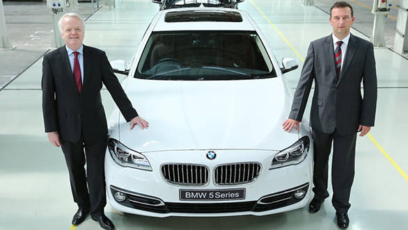 Mr.-Philipp-von-Sahr-President-BMW-Group-India-with-Mr.-Robert-Frittrang-MD-BMW-Plant-Chennai-with-the-40000th-locally-produced-car-1024x827
