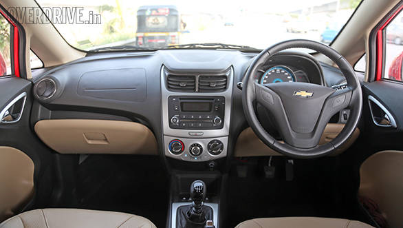 Chevrolet Sail hatchback 2015 (2)