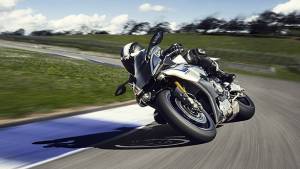 2015 Yamaha YZF-R1 and R1 M launched in India at Rs 22.34 lakh and Rs 29.43 lakh respectively