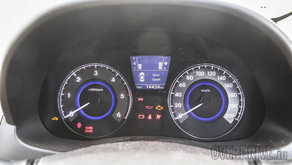  Instrument cluster is clear and easy to read