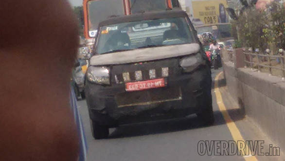 Mahindra_Bolero_spied_(2)