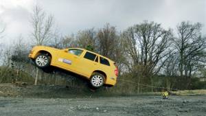 Video: Volvo XC90's standard safety package includes run off-road protection
