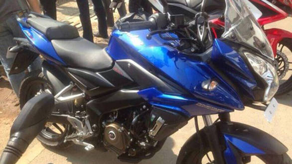 Bajaj Pulsar 200AS 3 2