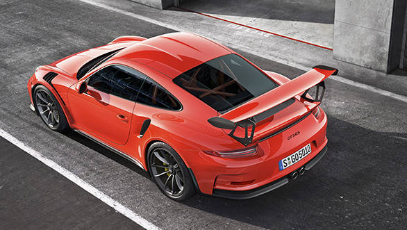 The 911 GT3 RS is powered by a 4.0-litre six-cylinder engine with 500 hp of power and 460 Newton metres of torque
