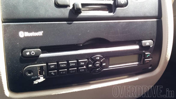 The audio unit remains the same too, with Bluetooth connectivity and AUX/USB inputs