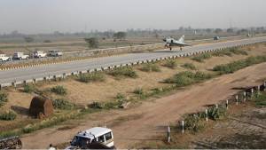 IAF lands Mirage 2000 fighter jet on Yamuna Expressway