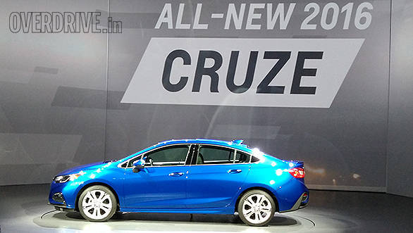 The new Cruze is also 68mm longer and 25mm shorter overall than before. This has led to an increase in cabin space over its rivals like the Volkswagen Jetta and the Hyundai Elantra 