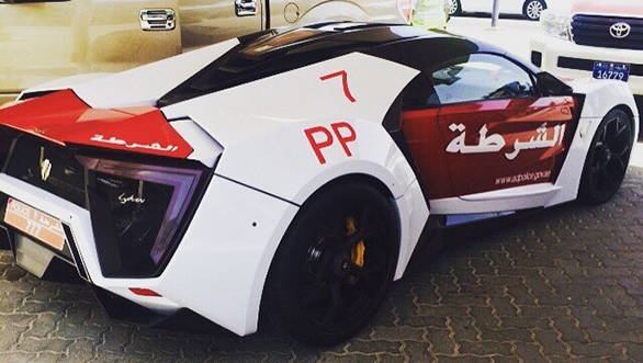 abu-dhabi-police-lykan-hypersport-4