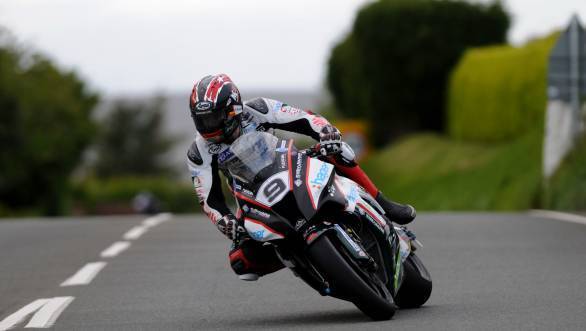 Ian Hutchinson set the Superbike timing sheets on fire when he clocked 2015's first 130mph lap at the IOMTT