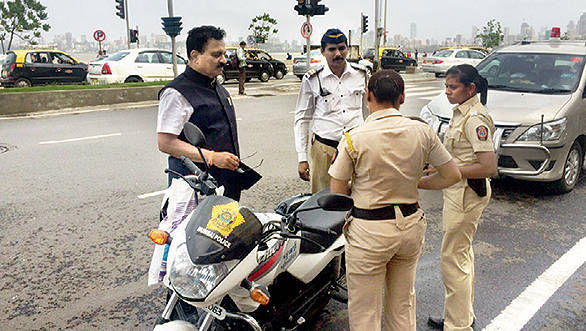 Transport Minister fines cops