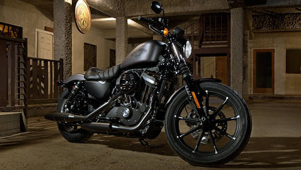 2016-Harley-Davidson-Iron-883-Dark-Custom-official-1024x819