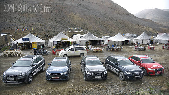 The participants and the Audis take a breather at a dhaba in Sarchu